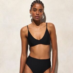 NWT!! J. CREW Lana Bikini Top Classic Sculpt Solid Black V Neckline Swim Medium